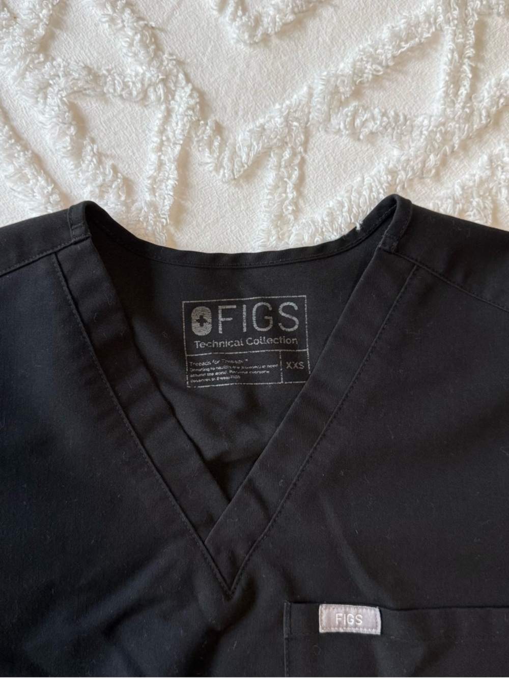 FIGS Black Scrub Set - Picture 4 of 7